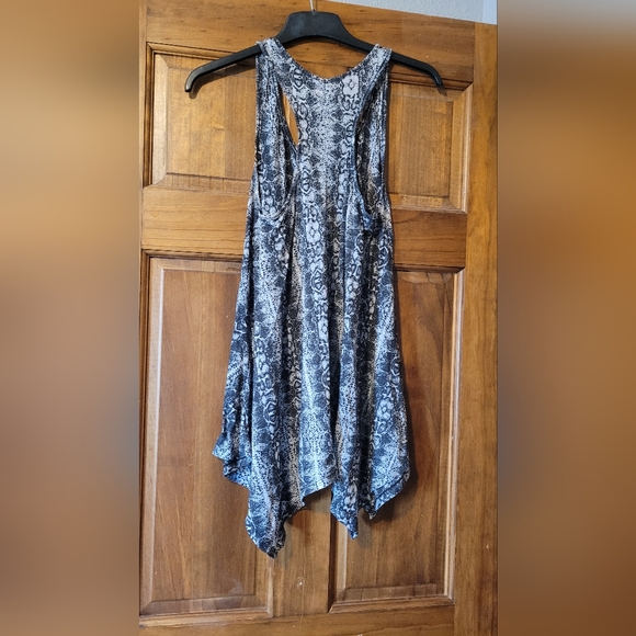 Women's Stranded Tank Top - Picture 2 of 3